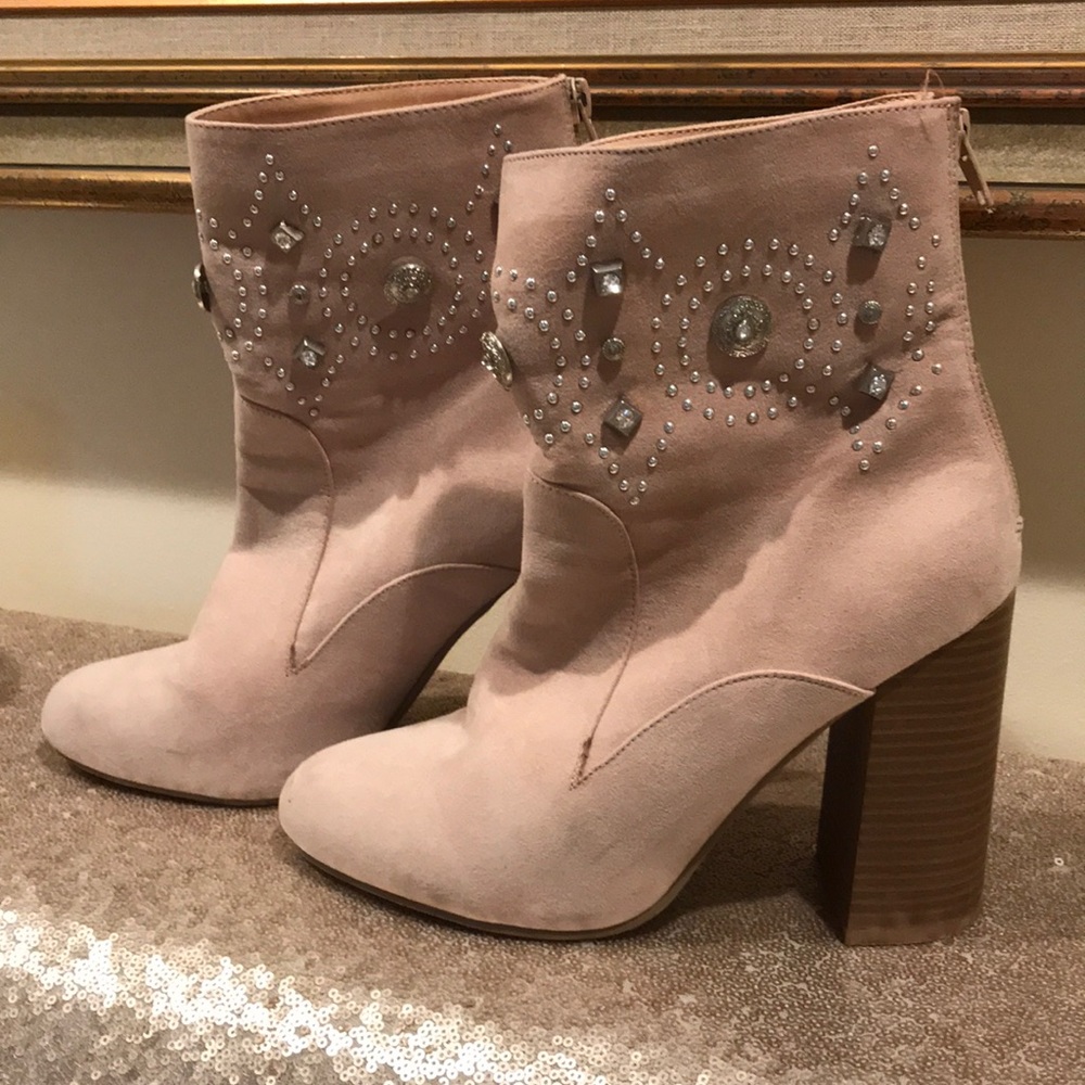 Champagne with studs Booties ✨ size 9